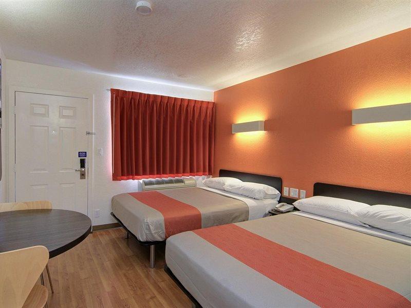 Motel 6 Old Town Scottsdale Fashion Square Dış mekan fotoğraf