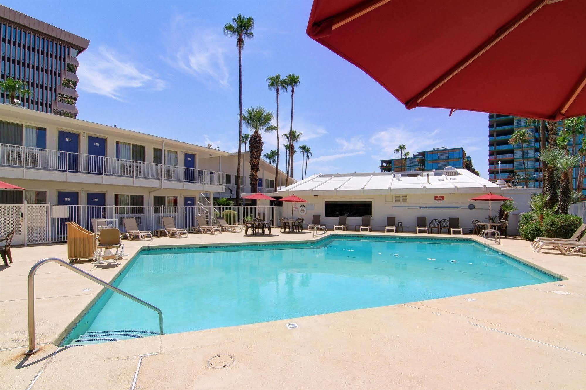 Motel 6 Old Town Scottsdale Fashion Square Dış mekan fotoğraf