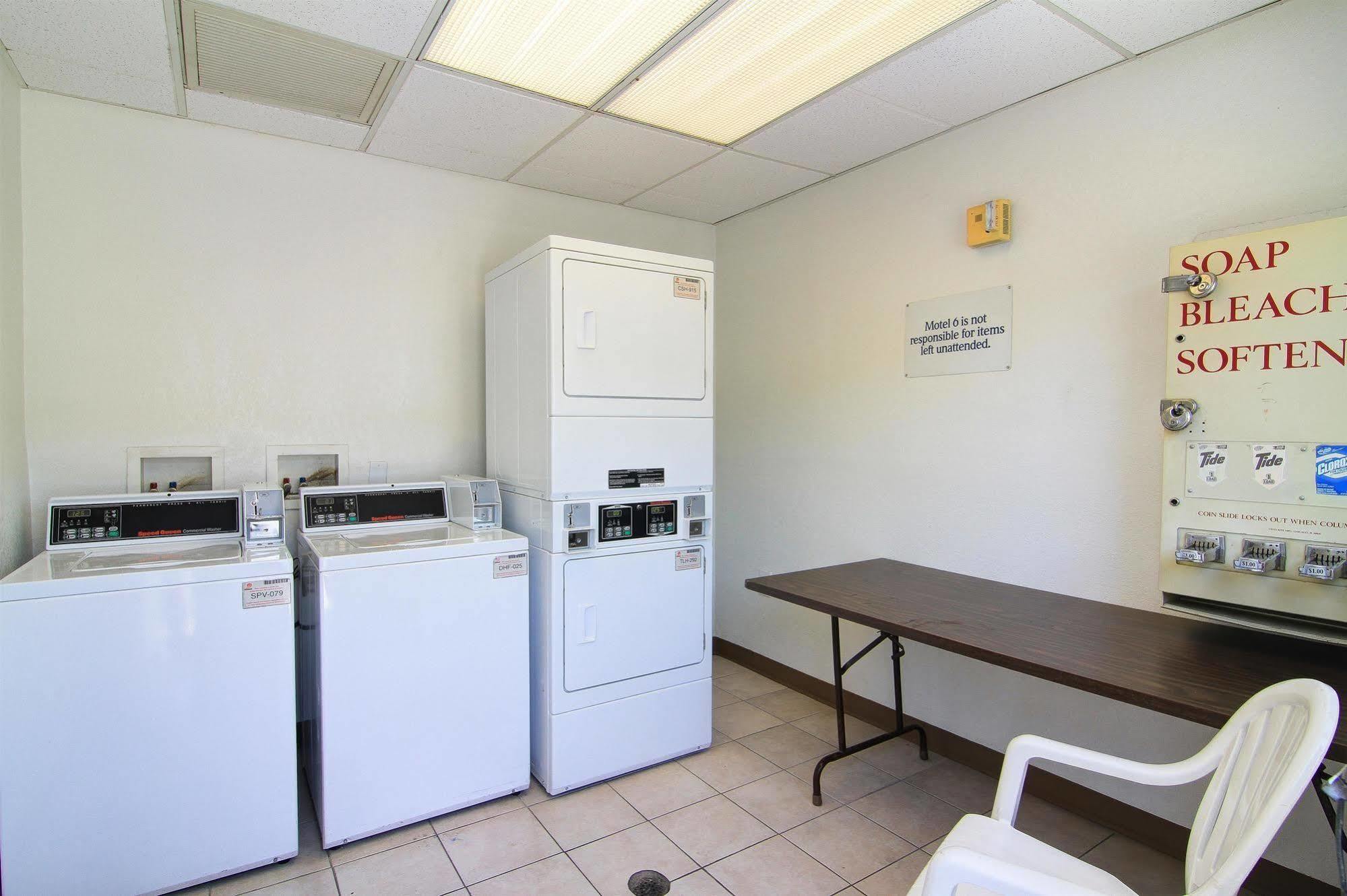 Motel 6 Old Town Scottsdale Fashion Square Dış mekan fotoğraf