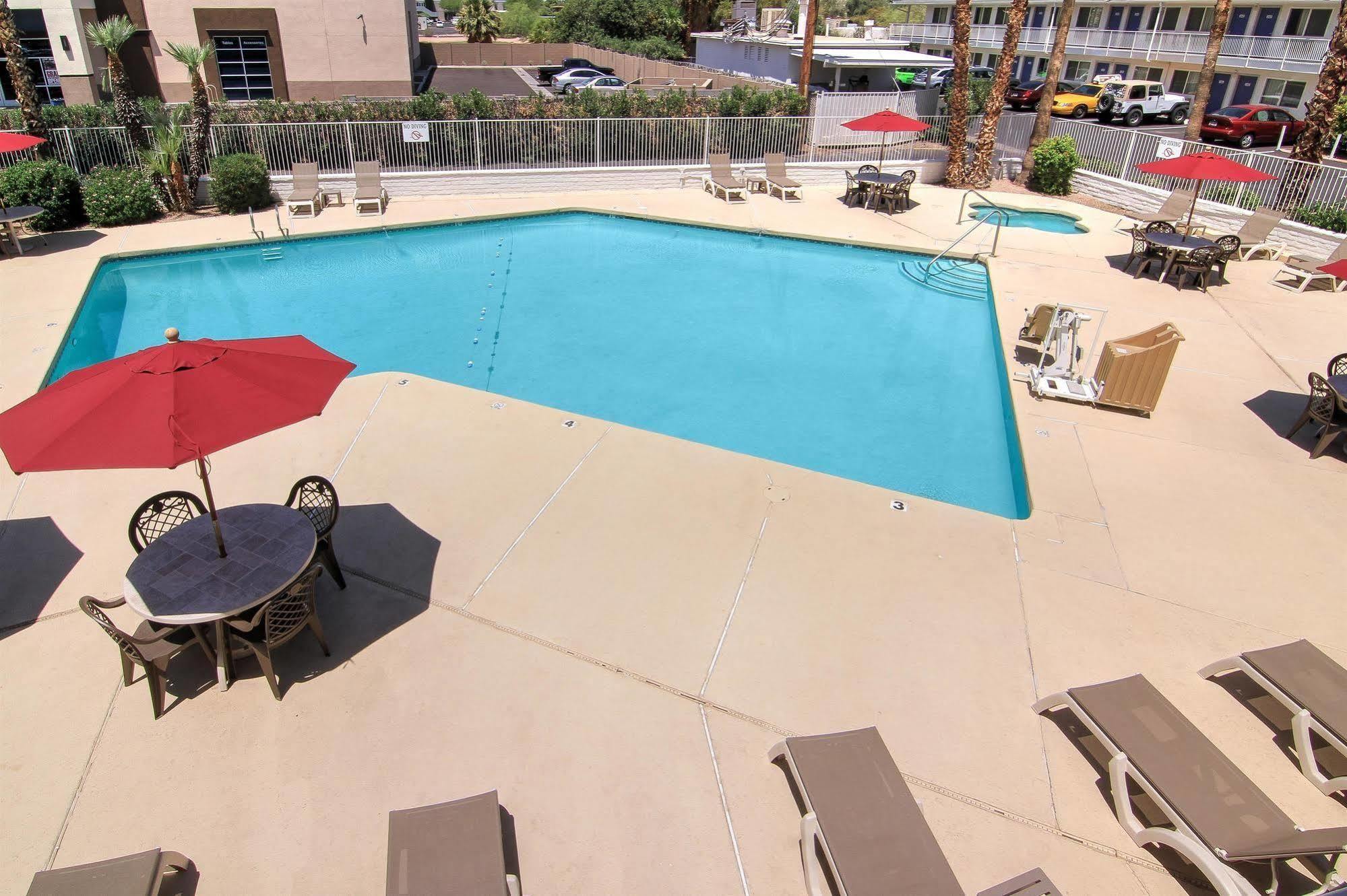 Motel 6 Old Town Scottsdale Fashion Square Dış mekan fotoğraf