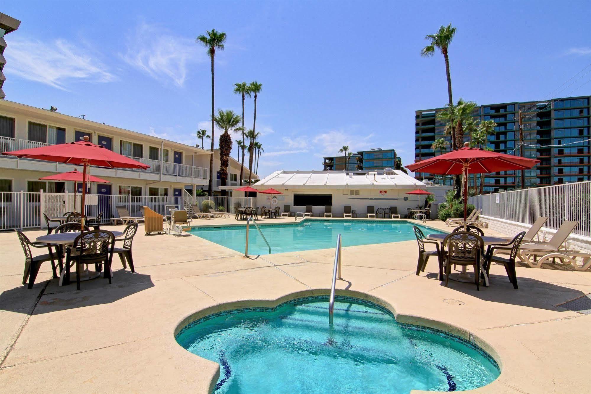 Motel 6 Old Town Scottsdale Fashion Square Dış mekan fotoğraf