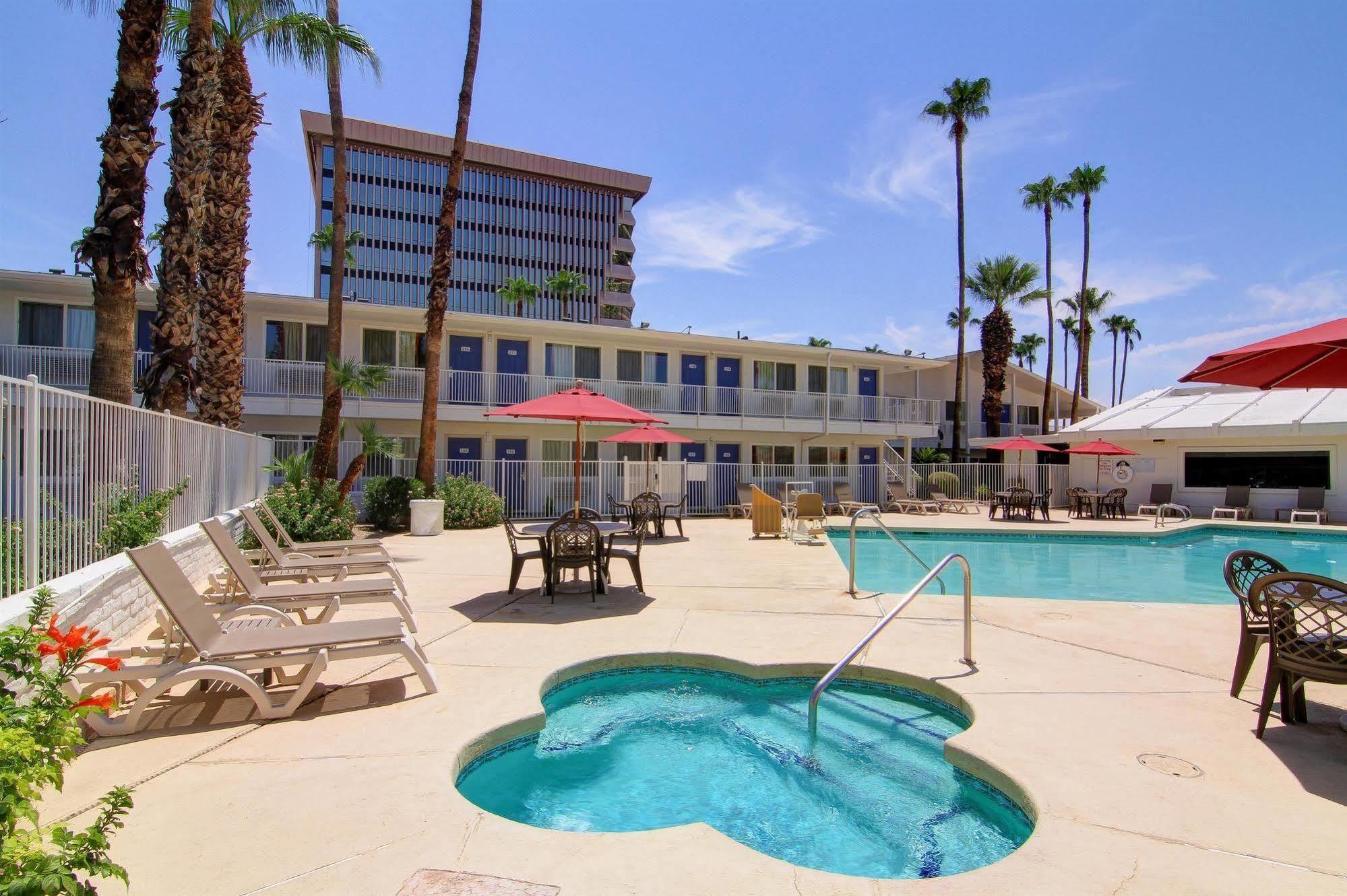 Motel 6 Old Town Scottsdale Fashion Square Dış mekan fotoğraf